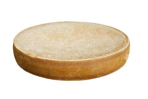 Bergkäse, milder Bergalmkäse aus Österreich, 6 Monate gereift